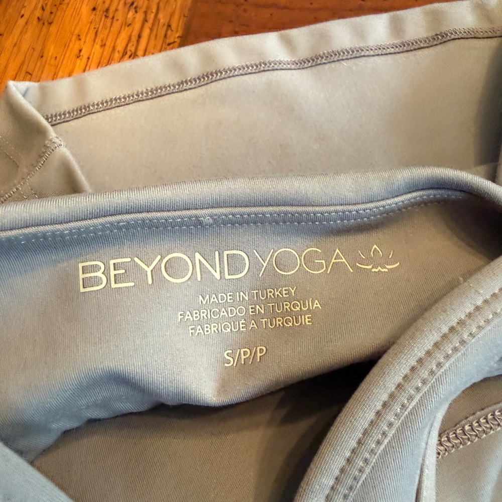 Beyond Yoga Powerbeyond Strive cropped Racerback Tank - Picture 5 of 7